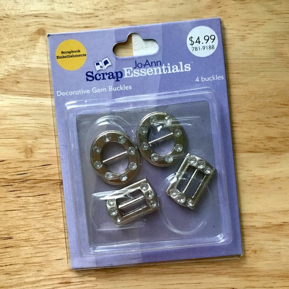 JoAnn ScrapEssentials Decorative Gem Buckles 29639 - Picture 1 of 3